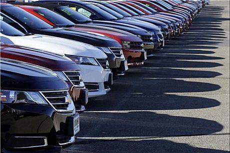 خودروسازان موطفند تعهدات خود را طبق تاریخ قرارداد به مشتری تحویل دهند