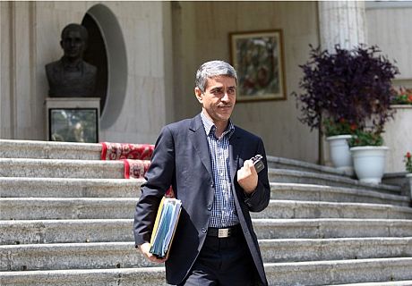 وزیر اقتصاد برای بیمه ایران نسخه جدید نوشت