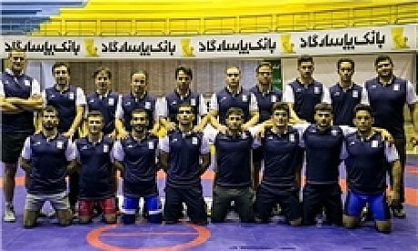 بیمه رازی قهرمان رقابت های کشتی فرنگی  شد