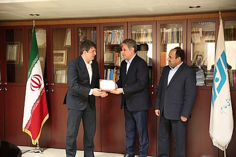 بیمه البرز 14.5 میلیارد ریال خسارت به استیل البرز پرداخت