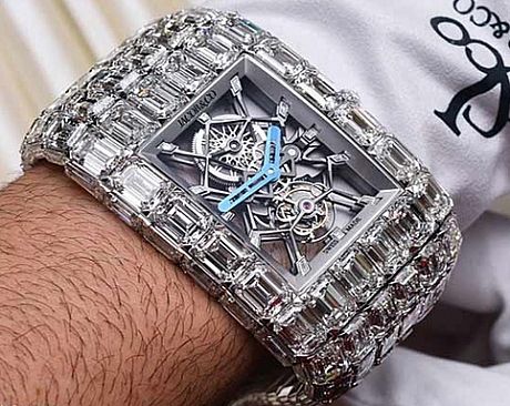 ساخت ساعتی الماس نشان با قیمت 45 میلیاردتومان