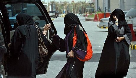 زنان عربستانی 100 میلیارد دلار سپرده در بانک ها دارند