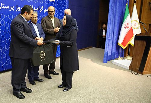 تقدیر از تلاش ها و زحمات پرستاران بیمارستان بانک ملی ایران با حضور مدیران ارشد بانک 