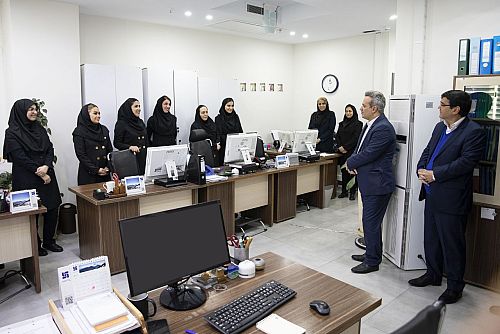 مدیرعامل بیمه سرمد با کارکنان خانم به مناسبت روز زن دیدار کرد