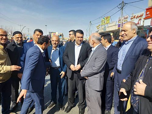 حضور مدیرعامل بانک ملی ایران در راهپیمایی یوم الله 22 بهمن