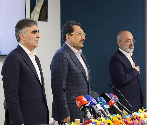  مراسم رونمایی از ابزار جدید «پیش‌فروش ارز» و «بازار معاملات امتیاز صادراتی» آغاز شد 