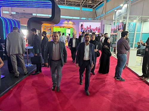 بازدید مدیرعامل بیمه رازی از هفدهمین نمایشگاه صنعت مالی ایران