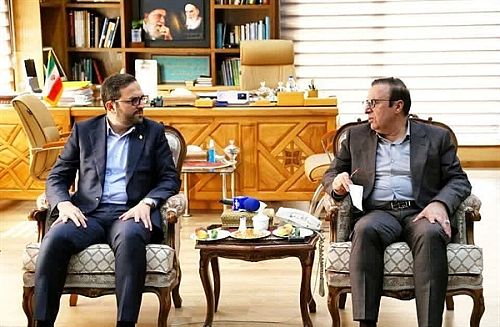 با تمام توان در کنار تولیدکنندگان بخش کشاورزی هستیم
