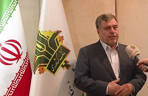 افزایش سرمایه بانک کشاورزی را به طور جدی پیگیری می‌کنیم