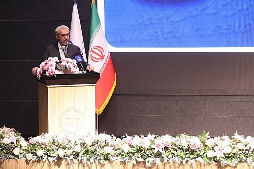 بنگاه‌های بزرگ را به بازار سرمایه سوق می‌دهیم