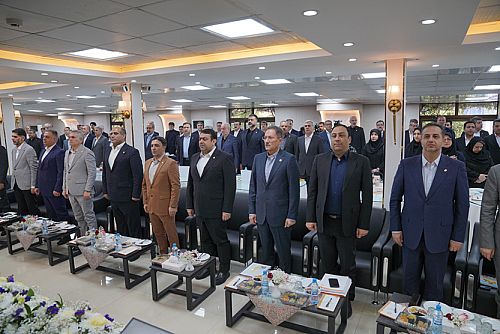 همایش بررسی عملکرد شش‌ماهه نخست سال ۱۴۰۴ بانک ملی ایران در مشهد مقدس آغاز شد