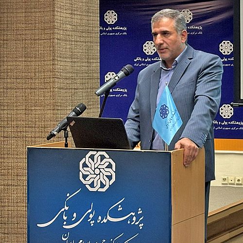 میان حقوق بانک‌ها و مشتریان باید تعادل ایجاد شود