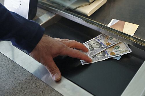 مالیات بر معاملات ارزی برای مهار سرمایه‌های سرگردان