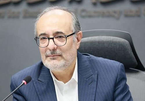 غضنفری: بانک مرکزی برای کنترل بازار به درآمد‌های ارزی مناسب نیاز دارد
