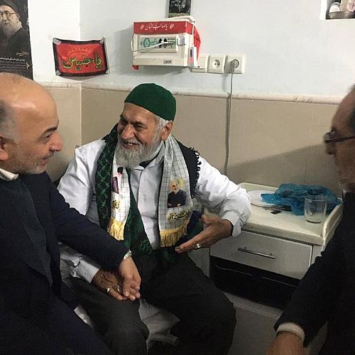 به مناسبت میلاد امام زمان (عج) و دهه مبارک فجر ؛ مدیرعامل بیمه دی به دیدار جانبازان مرکز امام علی (ع) ساری رفت