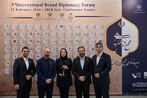  تداوم افتخارآفرینی بانک پاسارگاد؛ دریافت تندیس «سفیر اقتصاد» در مجمع ملی دیپلماسی برند