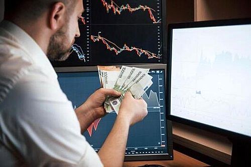 معاملات عظیم در بازار سهام و رمز ارز، تنها ۲۰ دقیقه پیش از اعلام بازگشایی تنگه هرمز توسط ترامپ