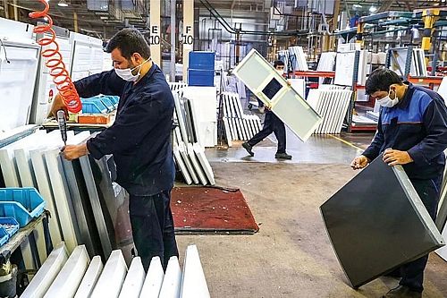 کدام بانک‌ها به کسب‌وکار‌های آسیب‌دیده از جنگ وام می‌دهند؟