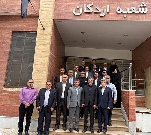 مدیرعامل بیمه ایران در سفری به استان یزد:دو شاخص اساسی موفقیت سازمان رضایت کارکنان و رضایت مشتریان است