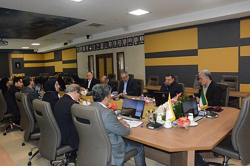 نماینده مدیرعامل بانک صنعت و معدن در امور اجرایی تأکید کرد: بسیج ظرفیت شعب و تیم‌های بازاریابی برای جذب منابع و صیانت از مطالبات بانک