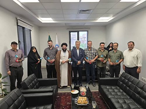 برگزاری مراسم تجلیل از همکاران سادات بیمه ایران استان قم به‌مناسبت عید سعید غدیر خم