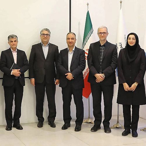 بازنگری در راهبردهای عملیاتی بانک مرکزی و هلدینگ ملی انفورماتیک