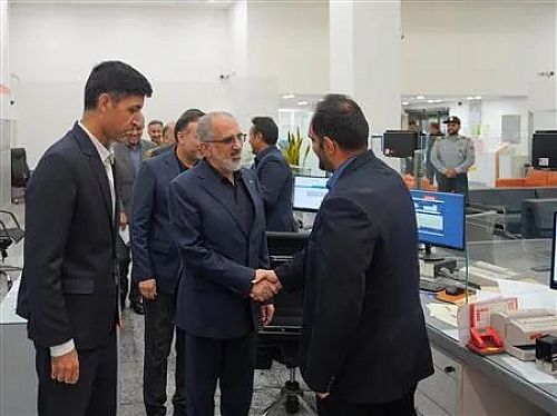مدیرعامل بانک مسکن در کنار خادمان مردم/ بازدید از شعب کشیک و خدمت‌رسان به عزاداران قائد شهید امت