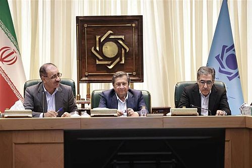نرخ تورم ماهانه تیرماه نسبت به ماه قبل تقریباً نصف شد/ تداوم تأمین ارز تولید و صنعت با وجود شرایط جنگی و تحریم 