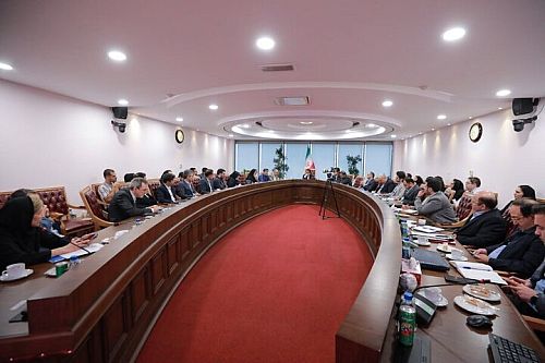 سازمان بورس آماده حمایت از صنعت لیزینگ 