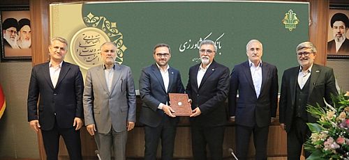 محمدرضا پویافرد به جمع اعضای هیات‌مدیره بانک کشاورزی پیوست/تأکید متقی‌نیا بر تداوم روند رو به رشد بانک