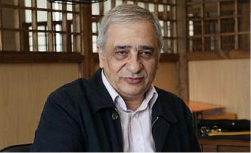 دولت قبل، پرداخت های زیادی به کشورهای خارجی داشت