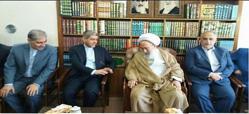 وزیر اقتصاد انسانی صادق و مورد اعتماد رهبری است