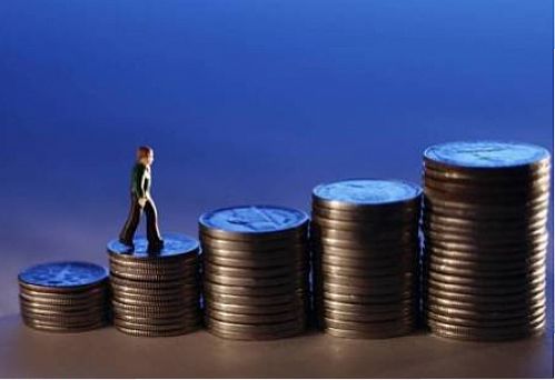گرانی دلار و احتمال برگشت به تورم دو رقمی