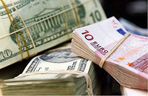 تقویت دلار و افت پوند و یورو بانکی