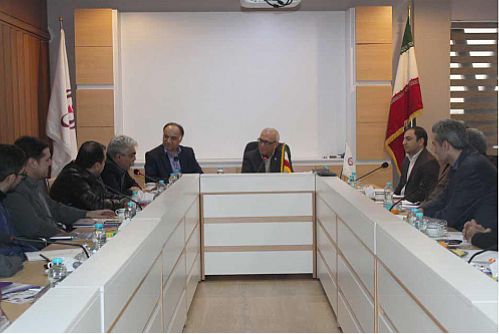 ارتباط نمایندگان با شرکت بیمه باید قانونمند شود