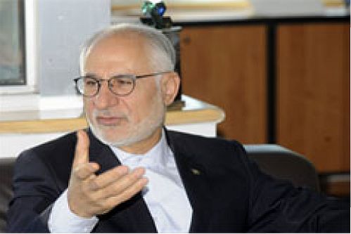 افخمی: هم افزایی و کار گروهی کارکنان بانک صنعت و معدن، عامل موفقیت 