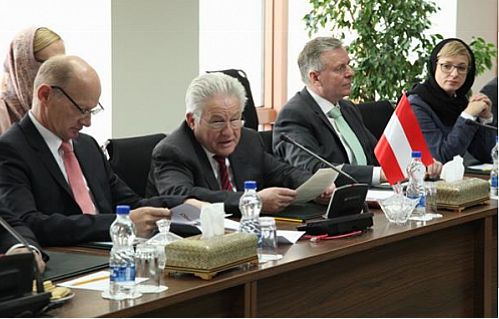 ارتقای رتبه اعتباری ایران به مسایل سیاسی و اقتصادی مرتبط است 