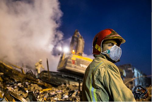 صدور چک  35.6 میلیارد ریالی بیمه کارآفرین برای آتش نشانان