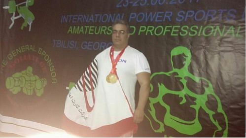 قهرمانی یک ایران کیشی در مسابقات بین المللی پاورلیفتینگ