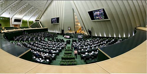 اعلام وصول سوال ۶۱ نماینده از وزیر اقتصاد درباره موسسات مالی و اعتباری