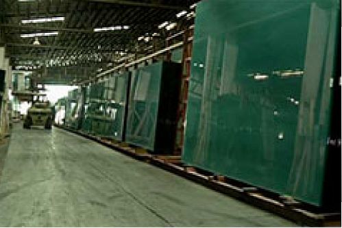 افتتاح شرکت شیشه آذر مینا جام با تسهیلات بانک صنعت و معدن