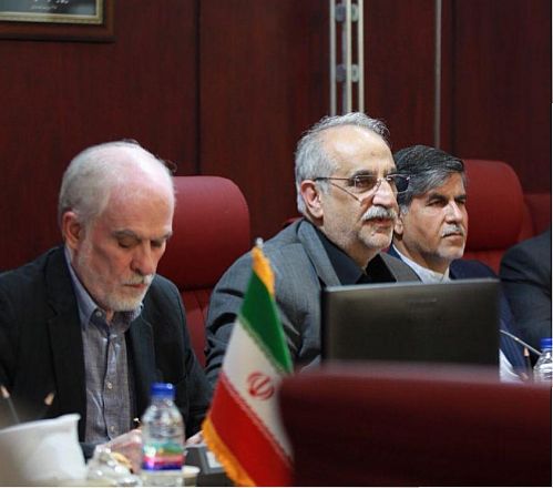 تاکید وزیر اقتصاد بر حفظ و تقویت اعتبار سیستم بانکی کشور