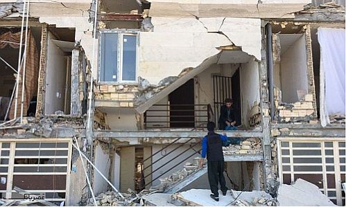 بخشی از حقوق خانواده ایران کیش به زلزله زدگان اختصاص یافت