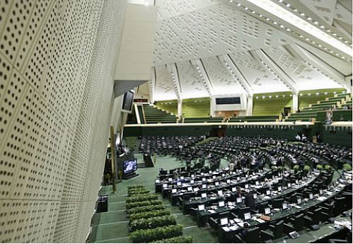 نشست غیرعلنی مجلس با ربیعی درباره تامین اجتماعی