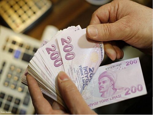 کاهش شدید لیر ترکیه در برابر دلار و یورو