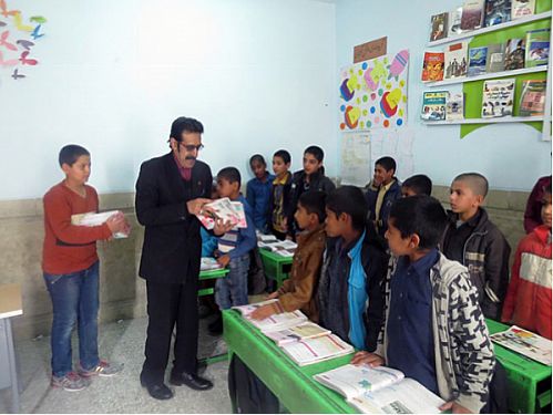 توزیع ۶.۰۰۰ جلد دفترچه در بین دانش آموزان مناطق محروم سیستان و بلوچستان