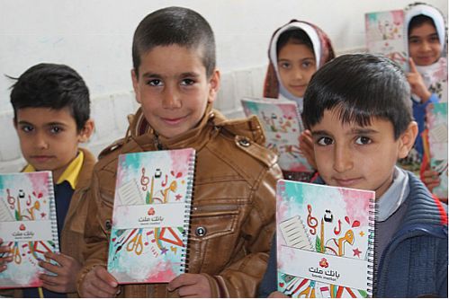 توزیع ۷ هزار جلد دفترچه در بین دانش آموزان مناطق محروم خراسان شمالی