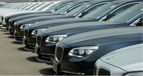 اعلام اسامی شرکت‌های وارد کننده خودرو به بانک مرکزی 