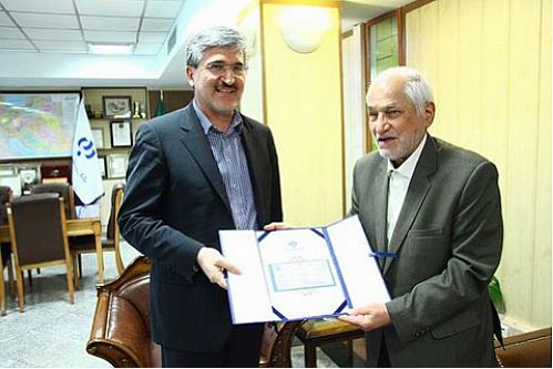 مساعدت مالی ۵۰۰ میلیون ریالی بانک رفاه به ستاد آزادسازی زندانیان 