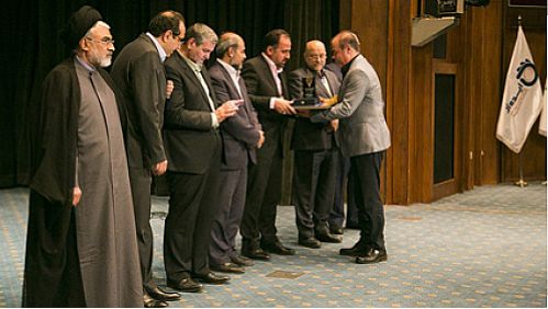 دریافت نشان عالی پربازده‌ترین شرکت سرمایه‌گذاری در ایران توسط شرکت پارس‌آریان